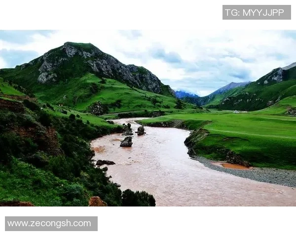 周伟独家分享极限运动心得与技巧助你突破自我极限挑战极限运动的乐趣与安全秘诀